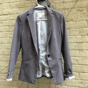 H&M Gray Blazer 🐾